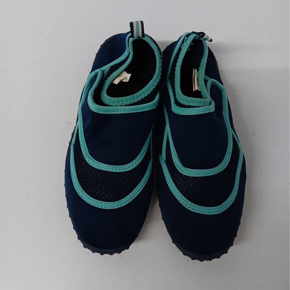 Children's Place Big Kids Size 2/3 Water Shoes‎ Blue - Picture 2 of 8